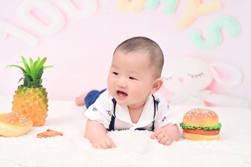 沅江宝宝在妈妈肚子里